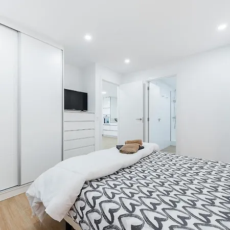 Sunrise Chapaprieta アパート トレビエハ